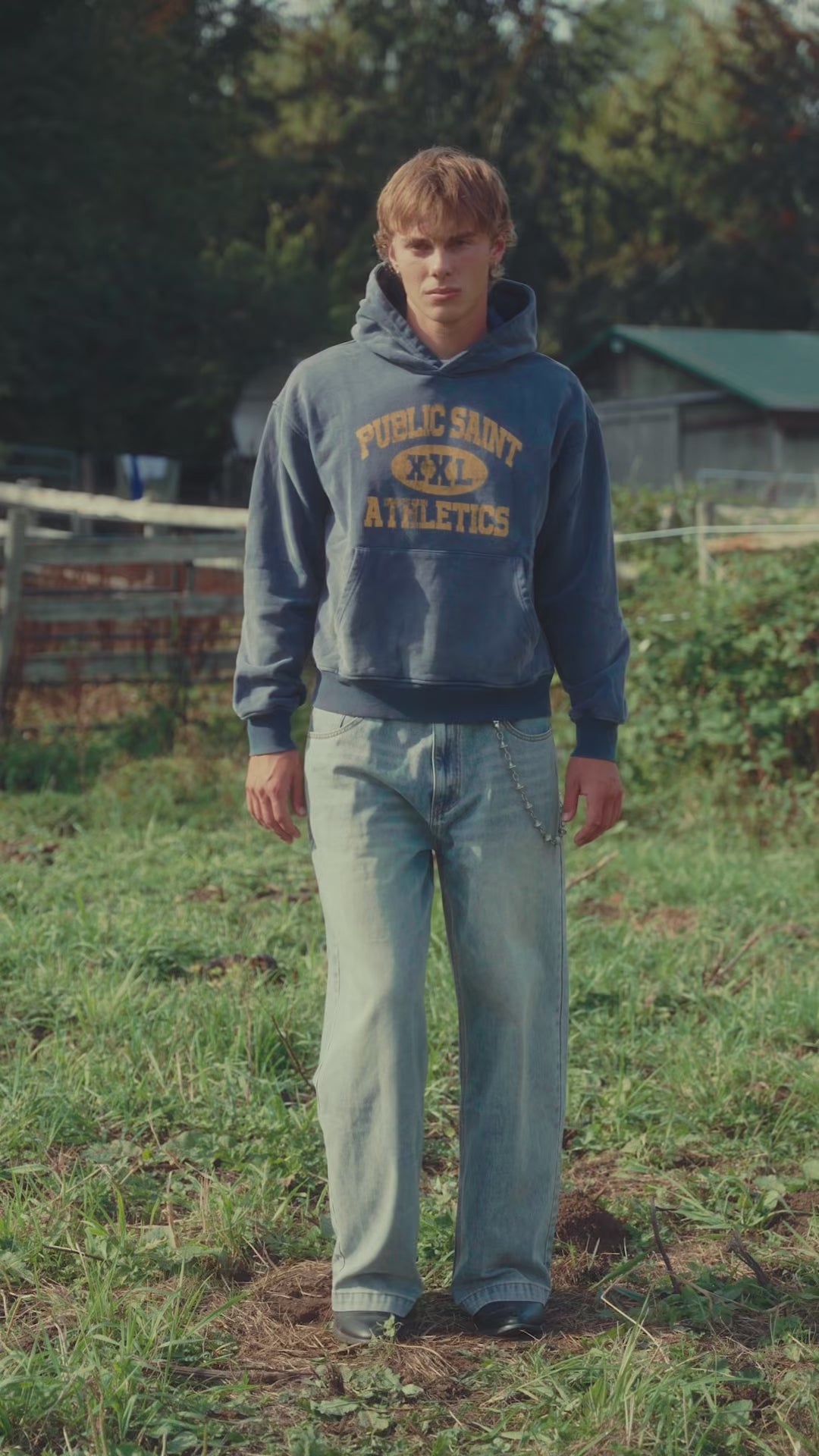 Load video: ATHLETICS HOODIE - NAVY